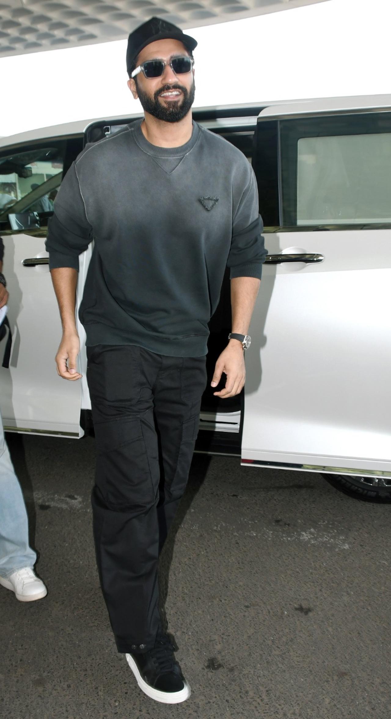 Vicky Kaushal looked dashing as always as he headed out of the city in a grey-black sweatshirt with black panst.